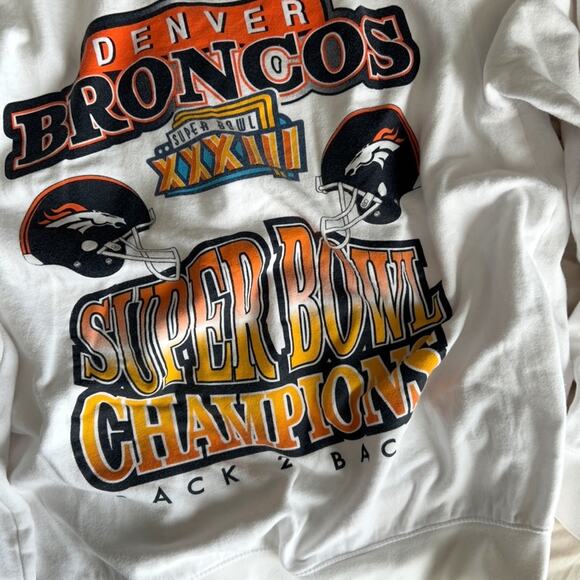 SALE💝 Vintage Denver Broncos Super Bowl Champions Sweatshirt - Picture 4 of 5